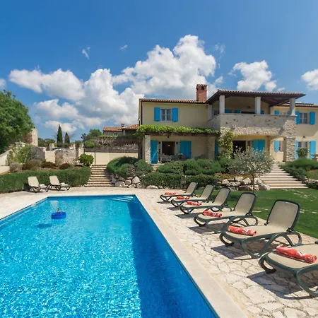 Mediterrane Steinvilla Mit Beheiztem Privatpool, Aromatischen Mittelmeerpflanzen * Rakovci