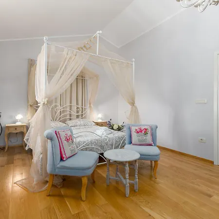 펜션 Mediterrane Steinvilla Mit Beheiztem Privatpool, Aromatischen Mittelmeerpflanzen Rakovci