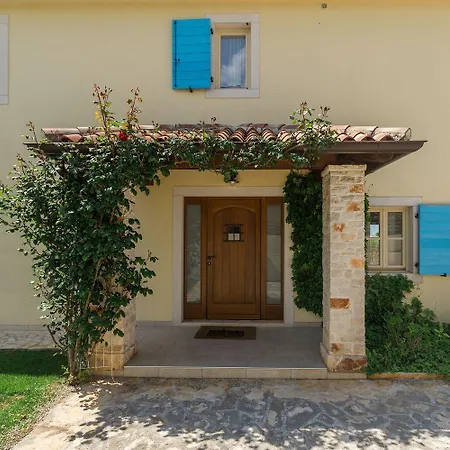 Mediterrane Steinvilla Mit Beheiztem Privatpool, Aromatischen Mittelmeerpflanzen 펜션